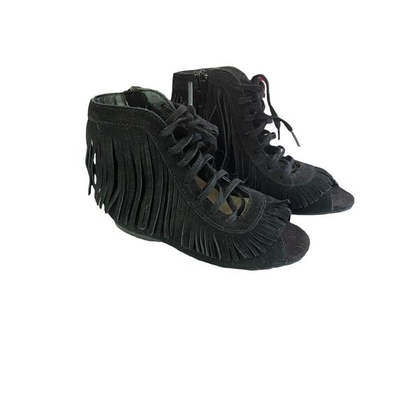 EUC Size 8 Joyfolie Fringe Lace Ups - Picture 1 of 3